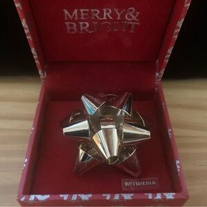 💎 (4/$30) Christmas Bow Pin